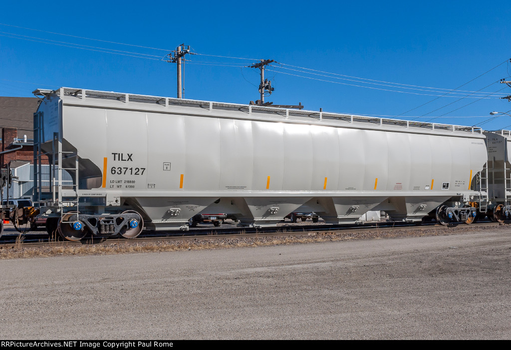 TILX 637127, 4-bay Center-Flow Covered Hopper NEW on the UPRR